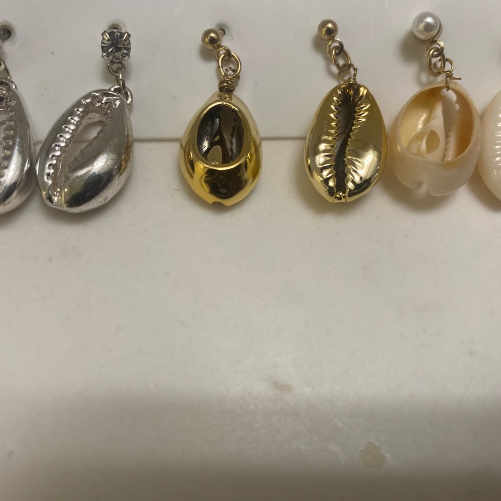 Earrings - Picture 2 of 4